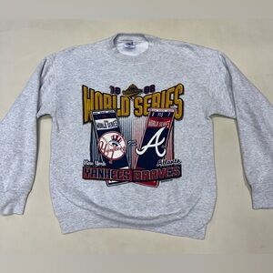 Vintage 1996 New York Yankees & Atlanta Braves
World Series Artex Size M 90's